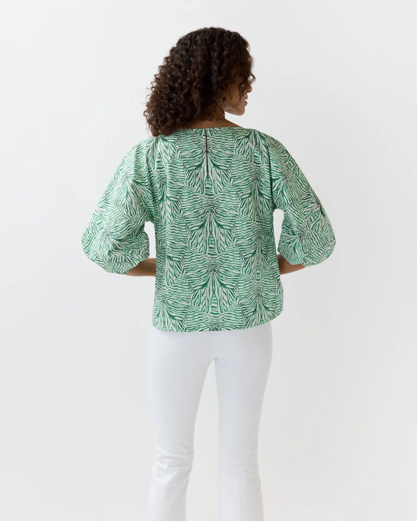 Elora Volume Top