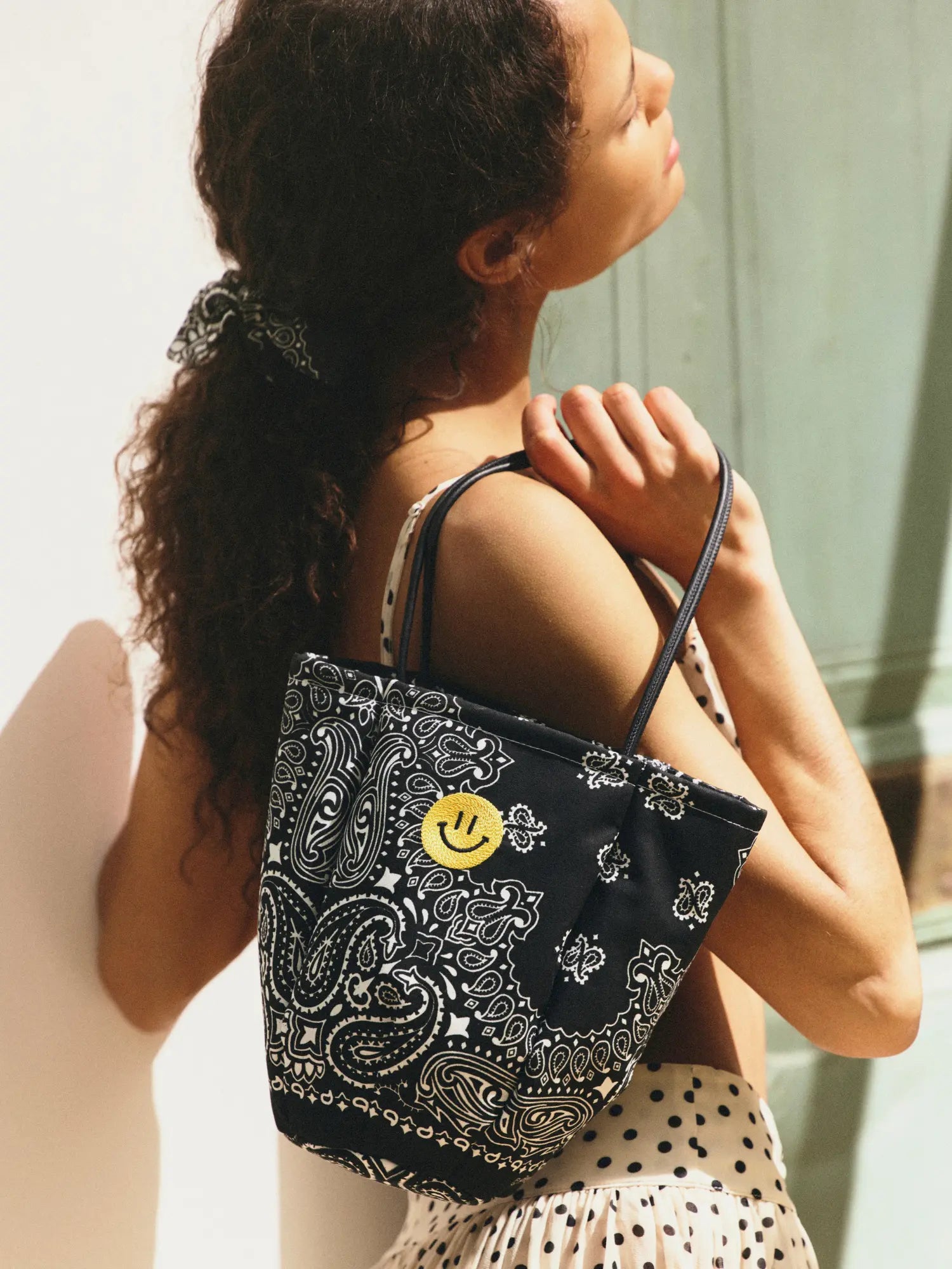 Petale Brodee Bag - Happy Face