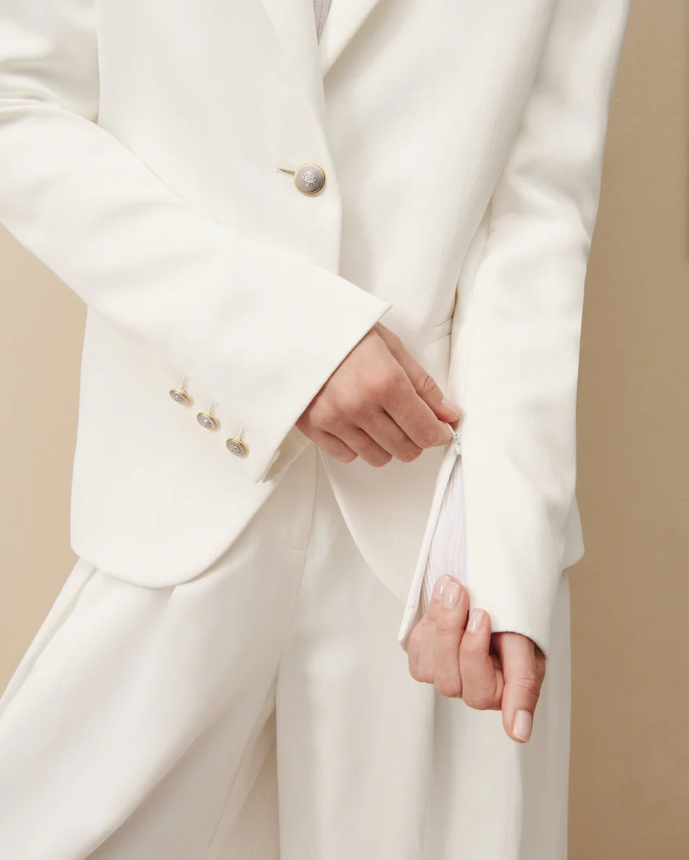 White Boyfriend Blazer in Coated Viscose Linen