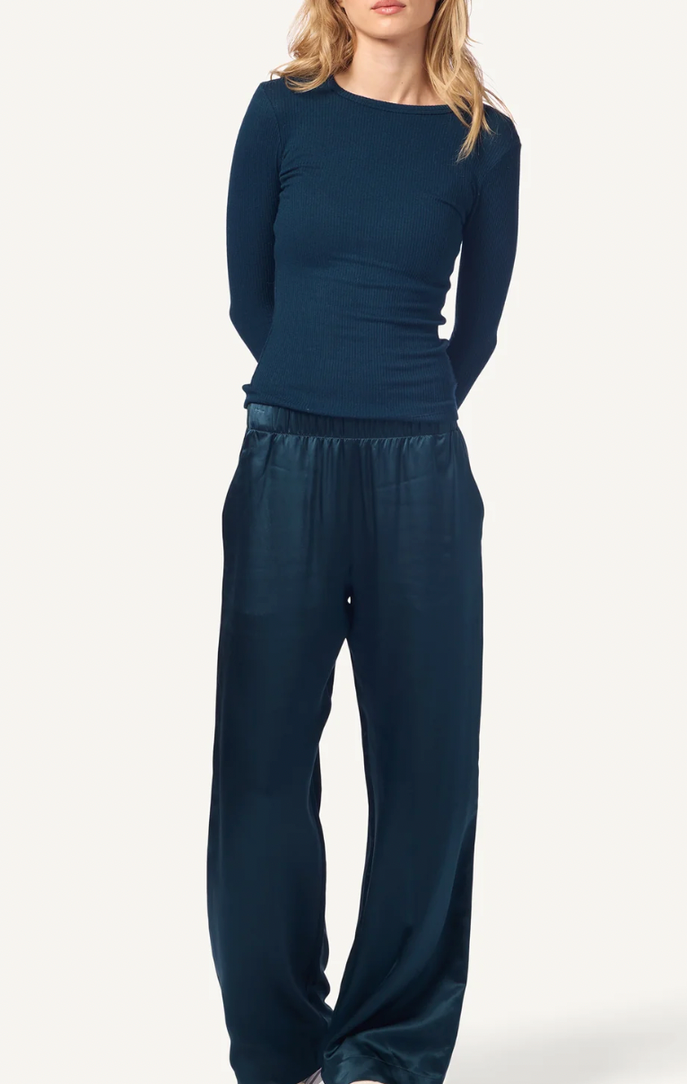 Quincy Long Sleeve Fitted Crewneck Tee - The Lake Forest Shop