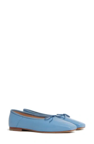 Square-Toe Ballet Flat in Lago